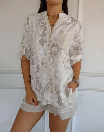 Lucie™ | Elegantní květinová halenka s lehkým střihem